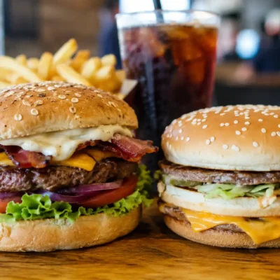 Pourquoi votre burger du fast-food ne vous fait pas vomir ? La vérité sur l'anti-vomitif