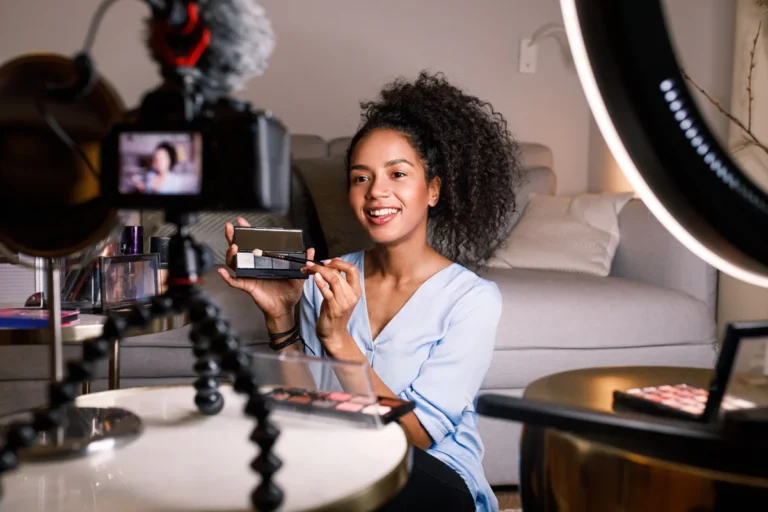 Les influenceurs influencent surtout les autres… vraiment ?