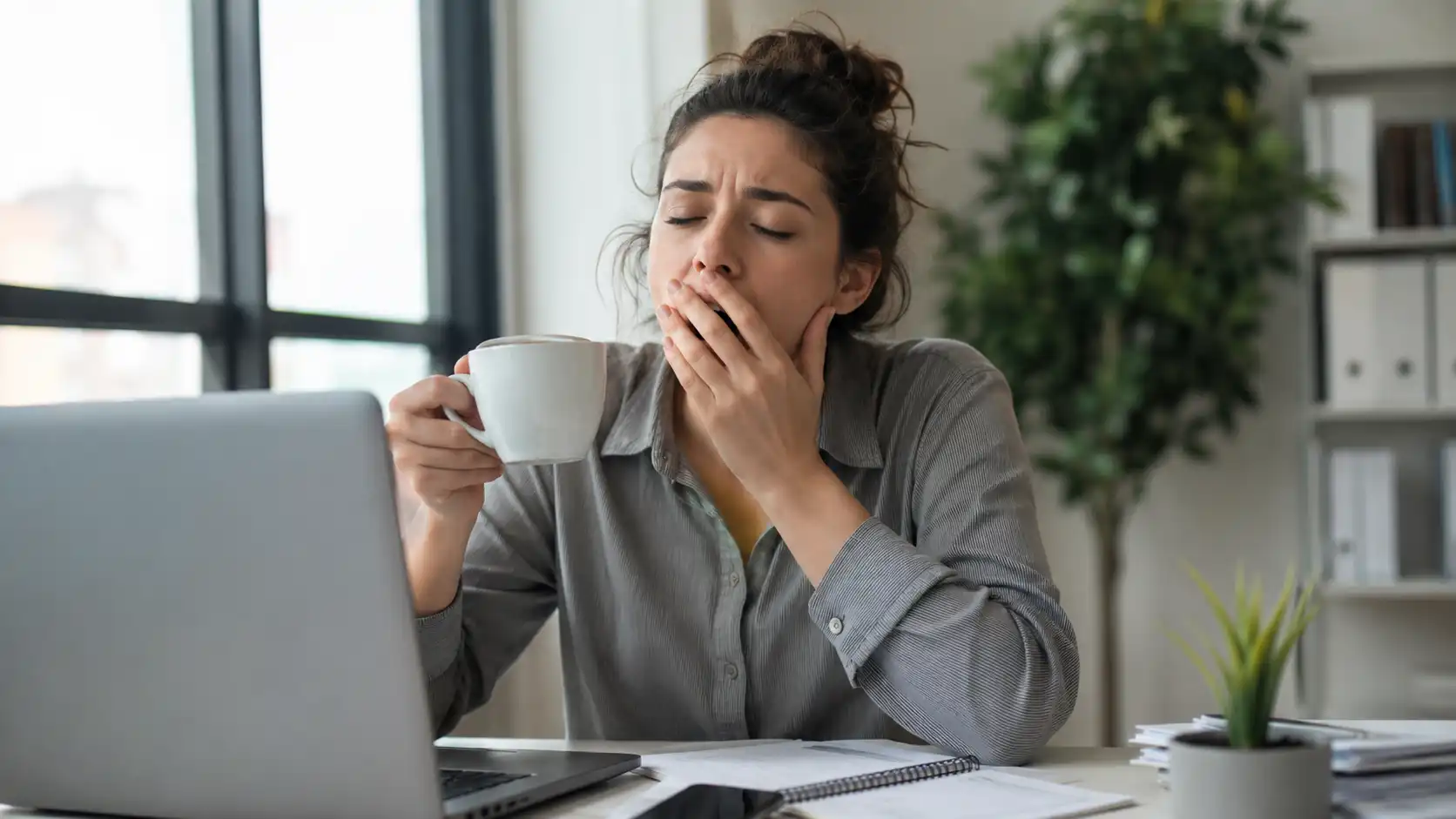 Le café ne remplace pas le sommeil : ce que la science nous dit vraiment