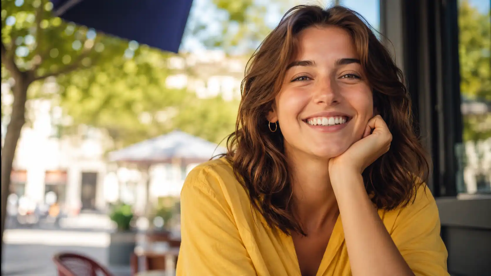 Sourire forcé : un vrai petit coup de pouce, pas une baguette magique