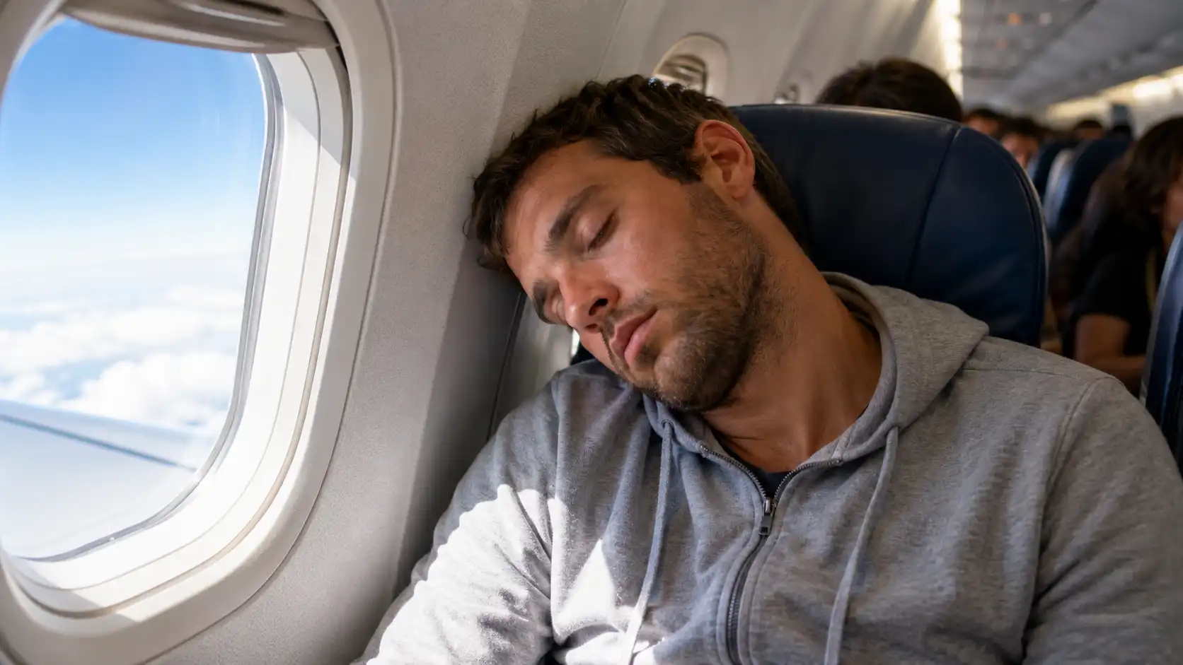 Dormir la tête penchée en voyage : un vrai risque d'AVC ?